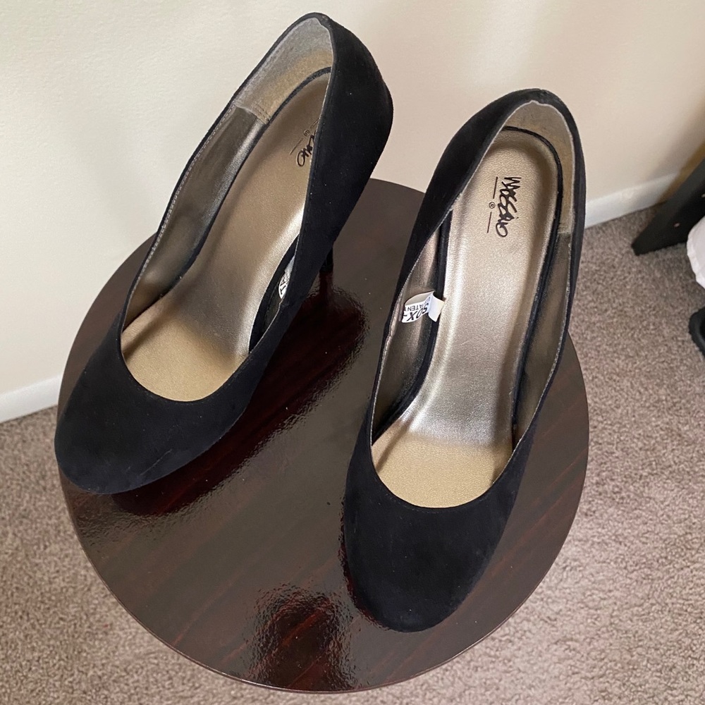 Heels - Picture 2 of 5